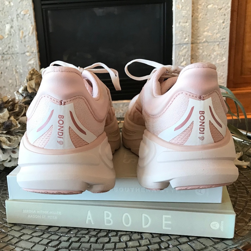 GOING FAST 🔥 HOKA BONDI 9 ROSE LATTE / ROSE CREAM - Picture 7 of 16